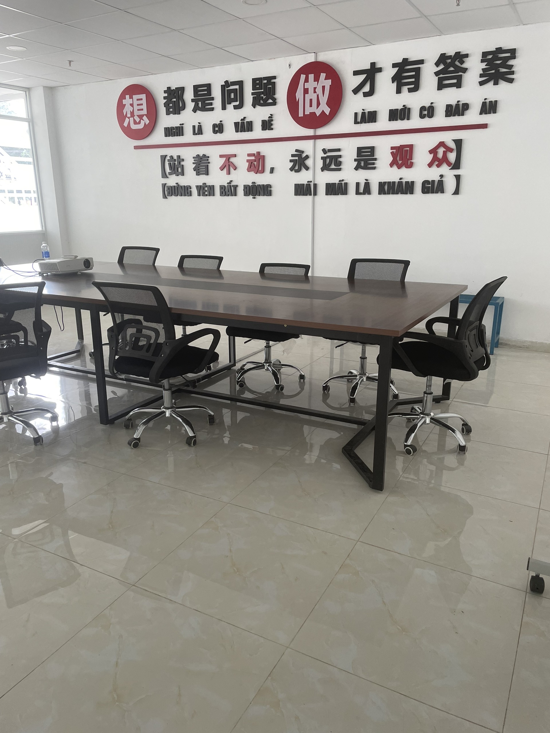 Bàn họp văn phòng cỡ lớn, nhiều kích thước theo yêu cầu